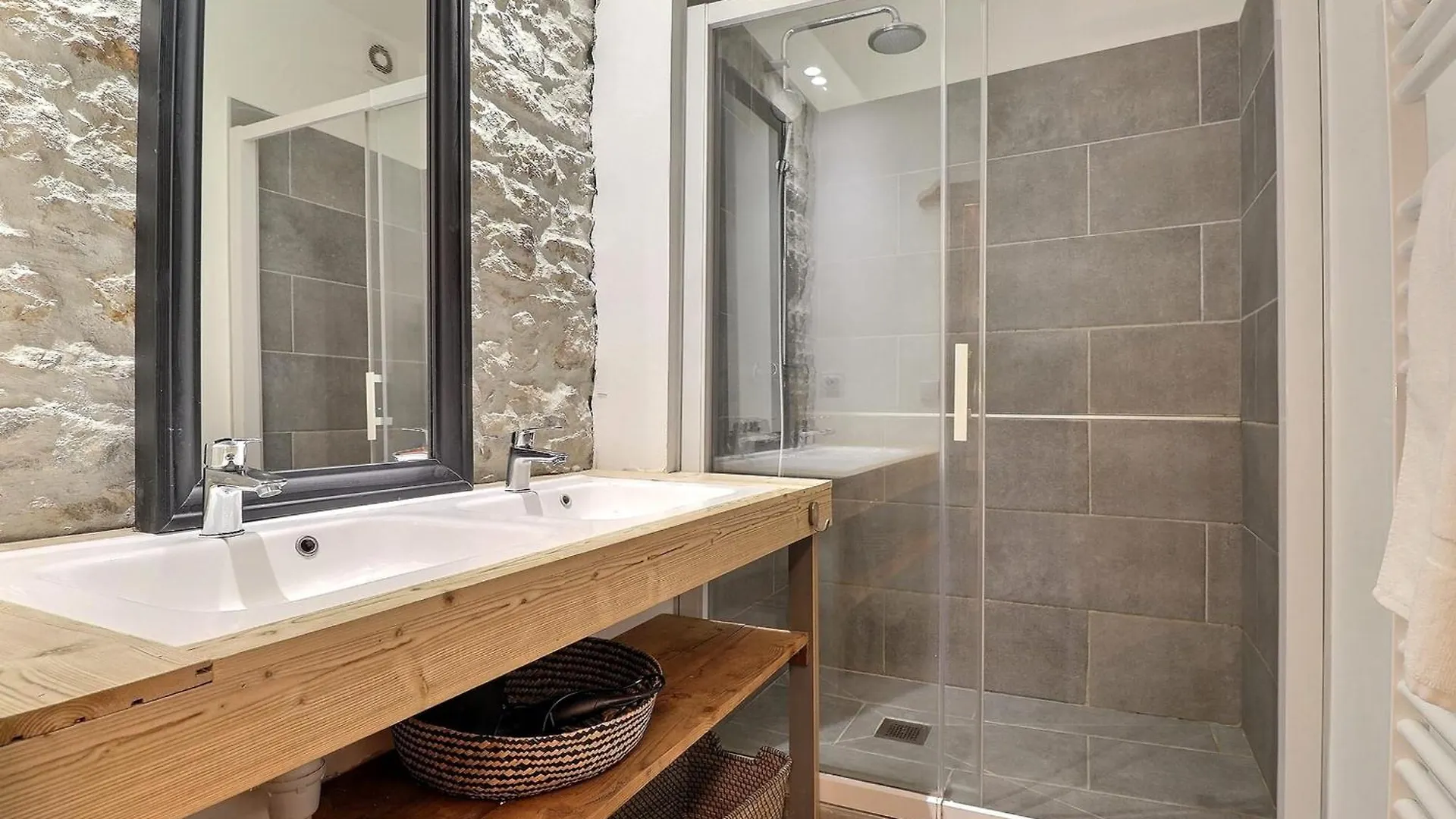 Le Blandan Spacious And Cozy Apartment - Lyon 1St 0*,  فرنسا